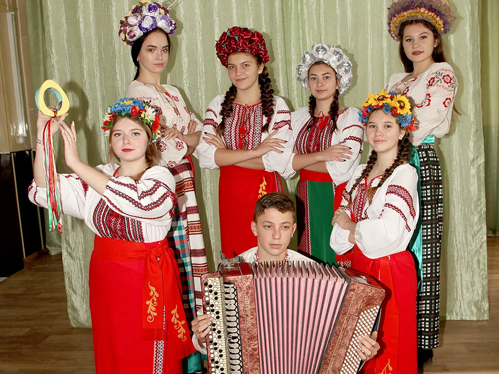 Театральний колектив